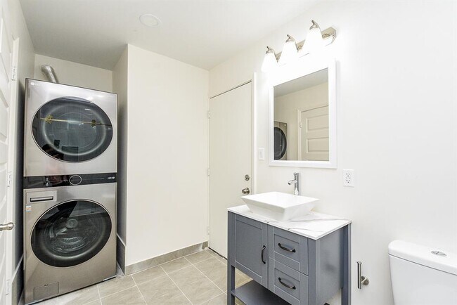 Building Photo - 1010 Woodchurch Ln