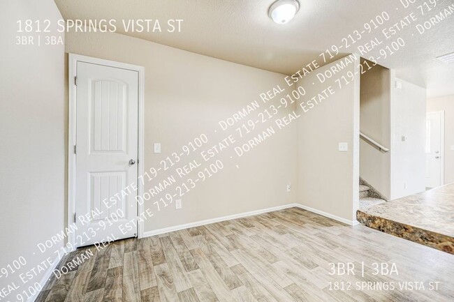 Building Photo - Beautiful 3 Bedroom Townhome Near I-25