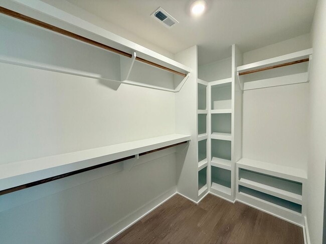 Building Photo - 2803 Fordwood Dr