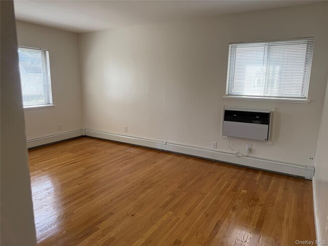 Building Photo - 55 Hickory Rd