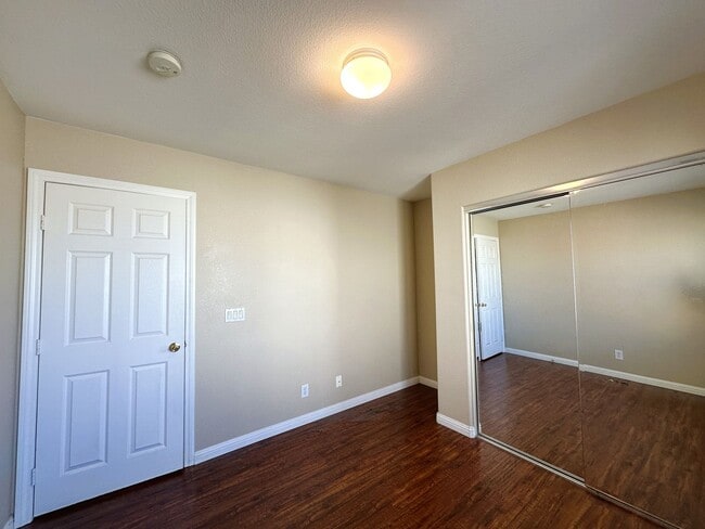 Building Photo - BEAUTIFUL 2 STORY HOME WITH HARDWOOD FLOORING! 3 BED 2 BATH, MASTER BEDROOM HAS ITS OWN PRIVATE B...
