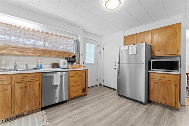 Building Photo - 6 Davis Way