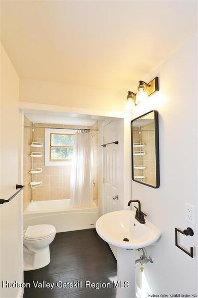 Building Photo - 12 Stuyvesant St
