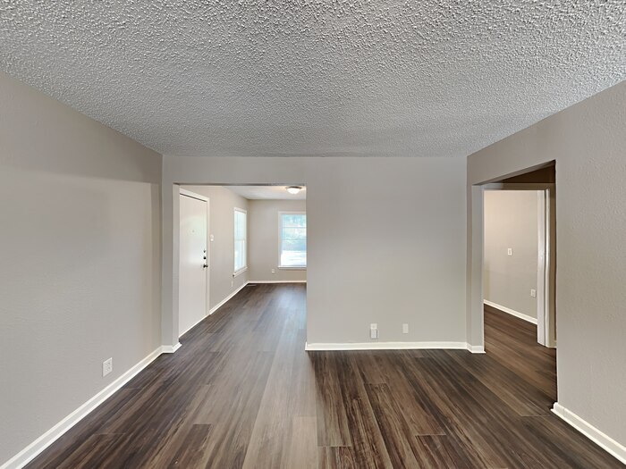 Building Photo - 5201 Sabelle Ln