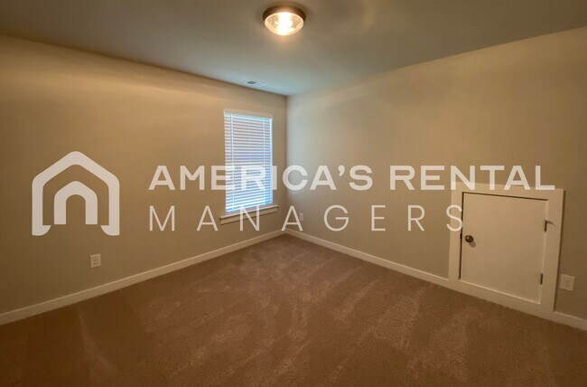 Building Photo - Home for Rent in Jemison, AL... View with ...