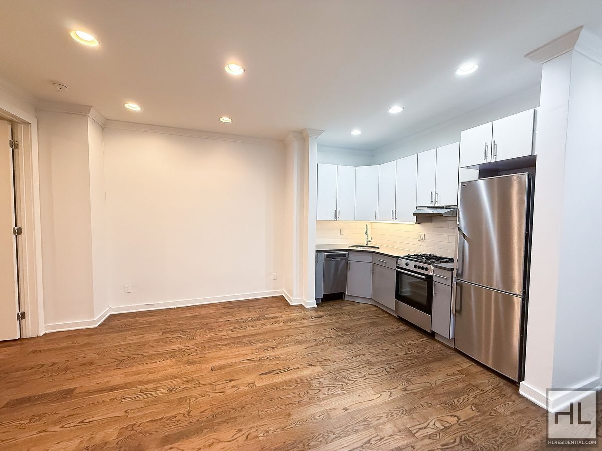Building Photo - EASTERN PARKWAY / Crown Heights 1-Bed 1-Bath