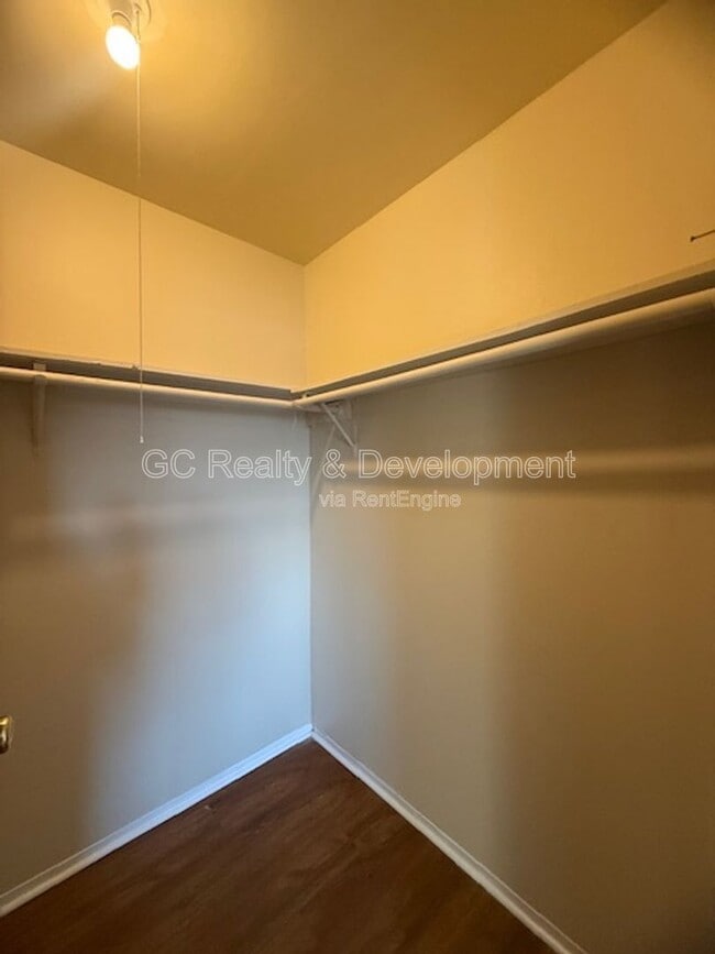 Building Photo - 847 College Blvd