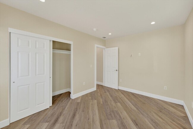 Building Photo - Beautifully Remodeled 3-Bedroom Home in Prime Lakewood Neighborhood