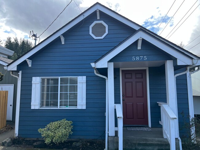 Building Photo - Updated 3 bedroom 1 bathroom house in Thur...