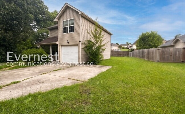 Building Photo - Charming Home with Spacious Garage & Modern Amenities / 3 beds 2 baths / Garage attached / Availa...