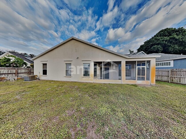 Building Photo - 2462 St Johns Ln