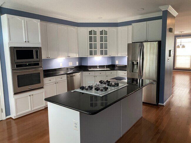 Building Photo - 5708 Governors Pond Cir