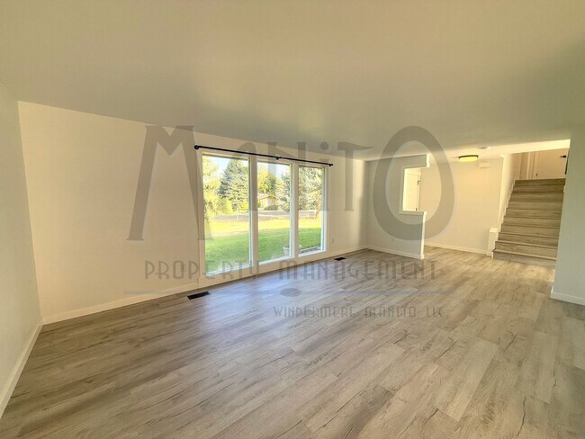 Building Photo - Spacious Nine Mile Home On Acreage