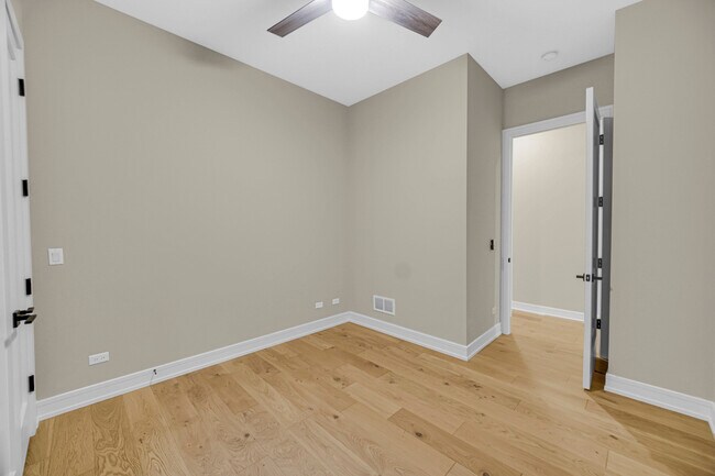 Building Photo - 1203 W Augusta Blvd