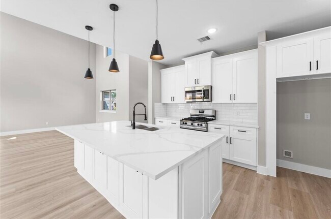 Building Photo - 2614 Martinas Ct