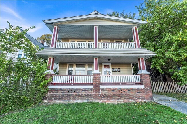 Primary Photo - 1239 W 115th St