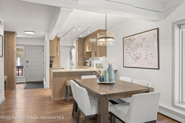 Building Photo - 70 Gallun Ln