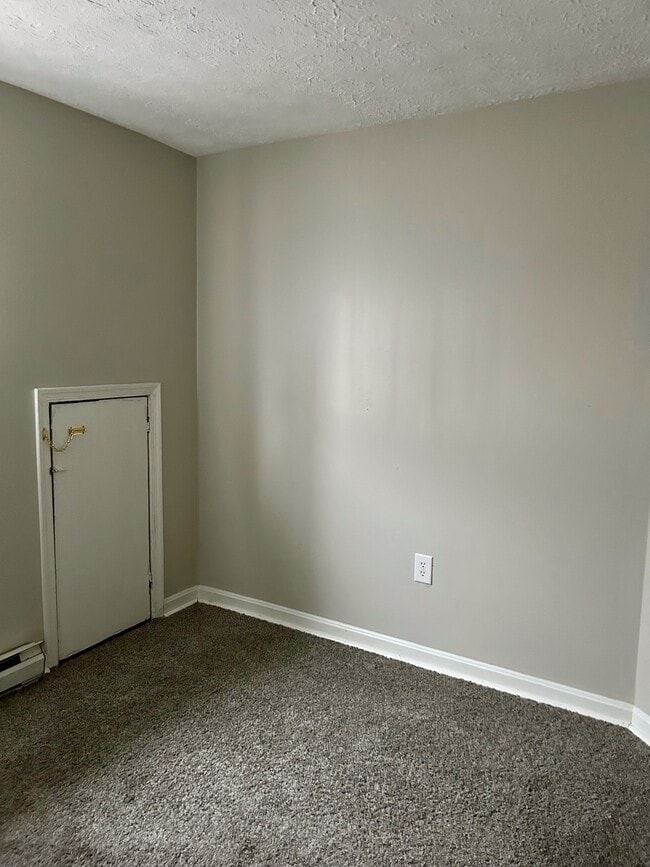 Building Photo - 123 E Leicester St