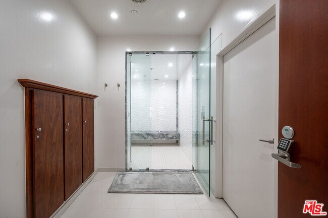 Building Photo - 10601 Wilshire Blvd