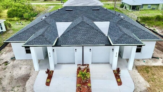 Building Photo - 918 Eisenhower Blvd