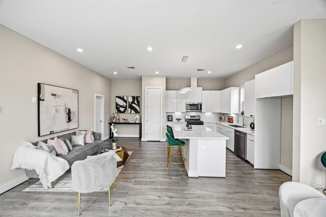 Building Photo - 853 Prosper St