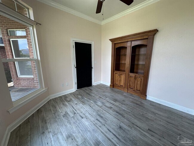 Building Photo - 1611 Luzon Ln