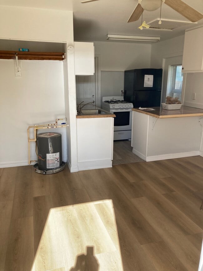 Building Photo - 44 Cypress St