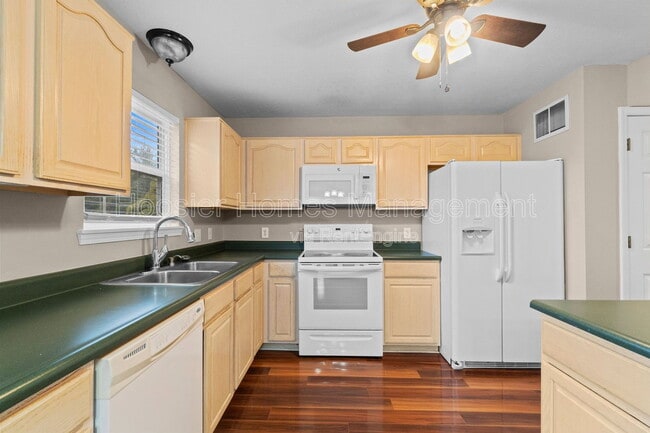 Building Photo - 13968 Wakefield Pl