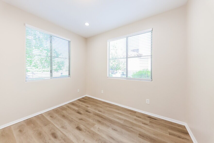 Building Photo - 25934 N 54th Ave