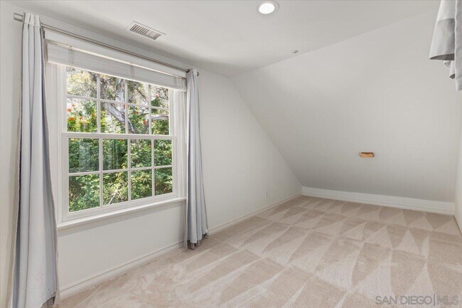 Building Photo - 512 S Granados Ave