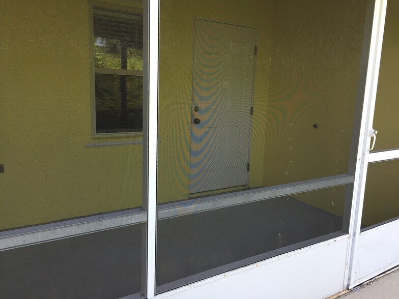 Building Photo - 3321 India Palm Dr