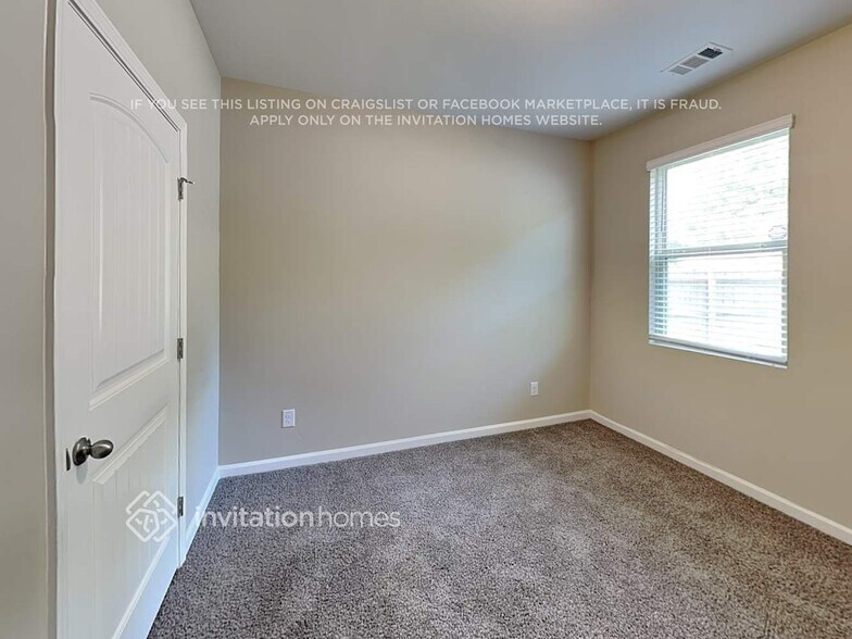 Building Photo - 956 Lilfield Ln