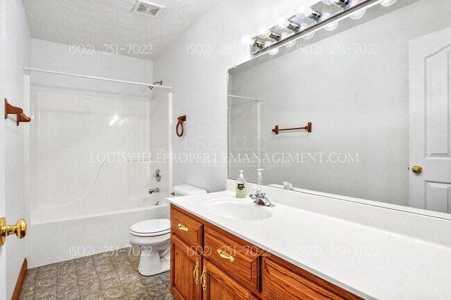 Building Photo - 1001 Navajo Dr