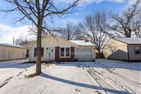 Building Photo - 60 Vicksburg Ln