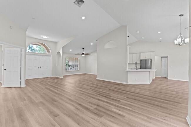 Building Photo - 17104 76th St N
