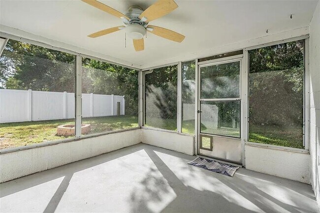 Building Photo - 7916 Yucca Dr