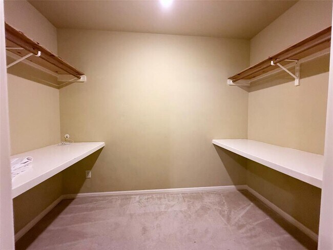 Building Photo - 3916 Bonnie Ln