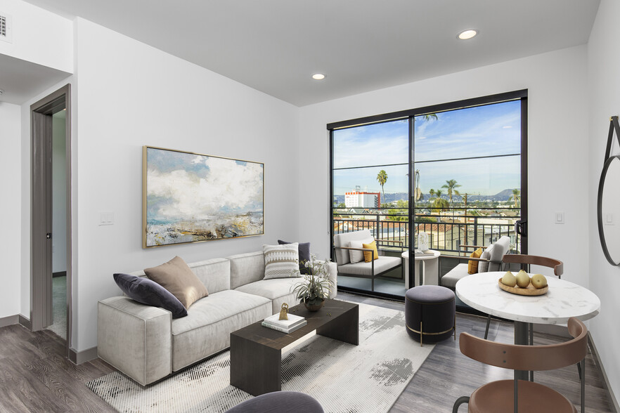 Primary Photo - Venice Luxury Apartments