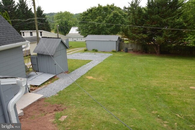Building Photo - 1006 Circle Dr