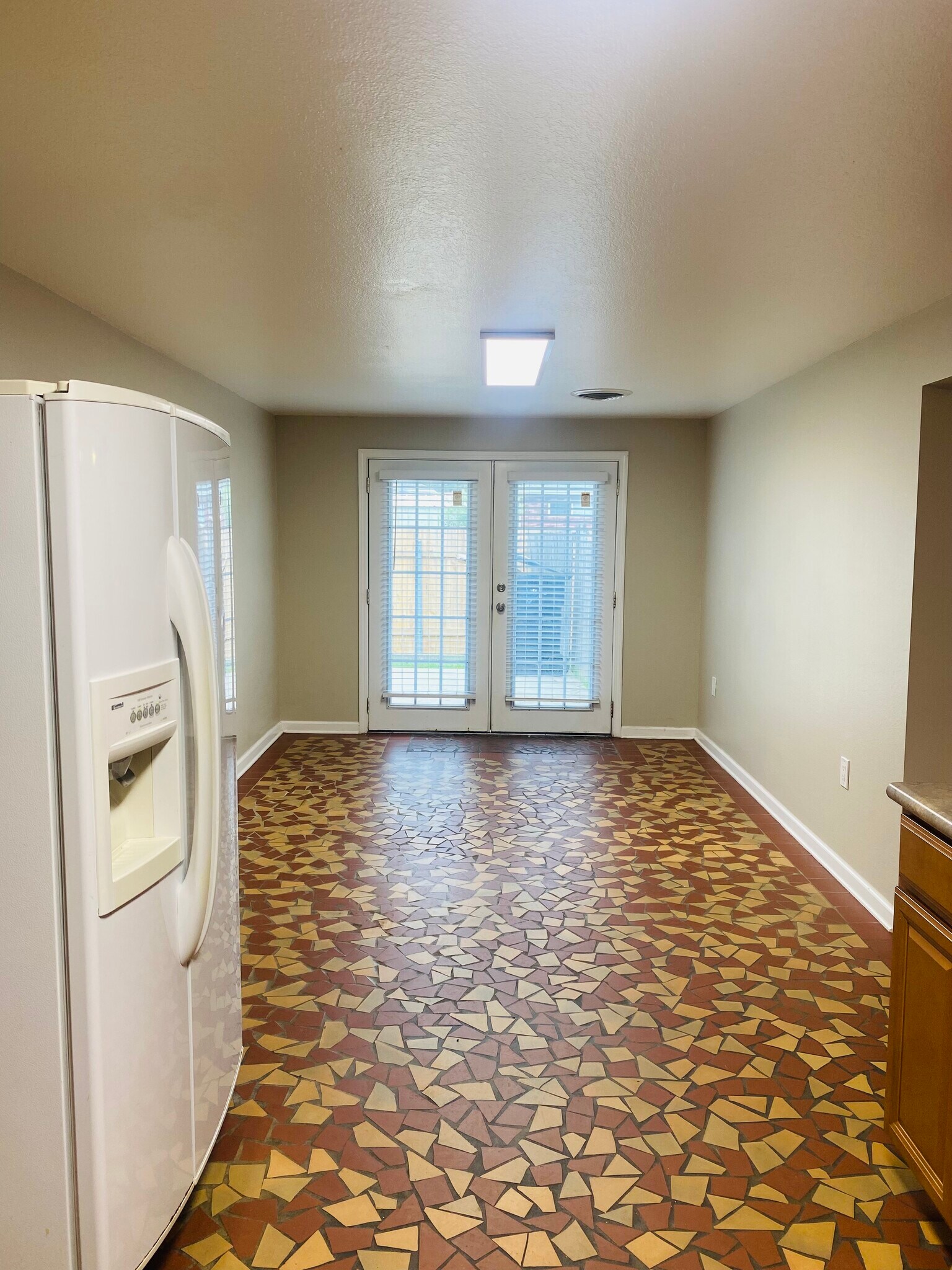 Dining/living space - 2912 Delille St