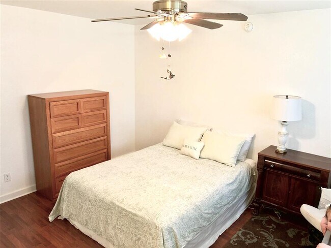 Building Photo - 10302 Annie Oakley Trail