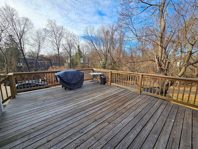 Building Photo - 32 Main St