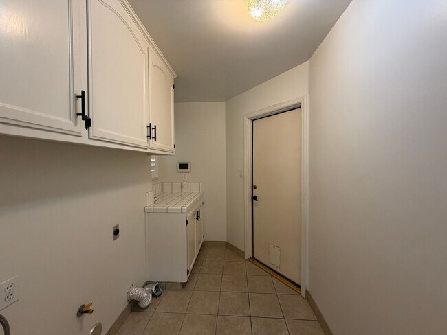 Building Photo - 12306 Andes Ave