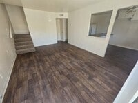 Building Photo - 504 Jeanell Dr