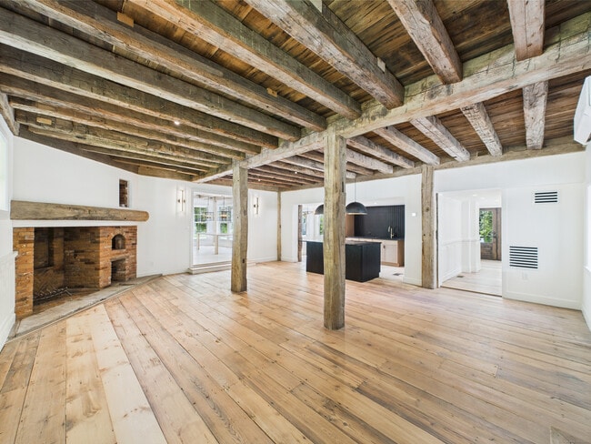 Building Photo - 153 Valley Forge Rd