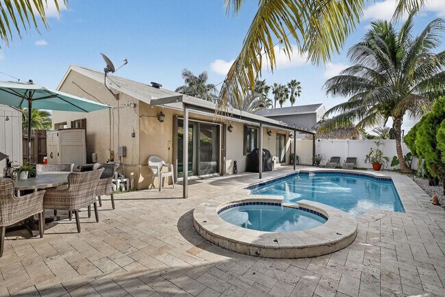 Building Photo - 691 Willow Grove Terrace