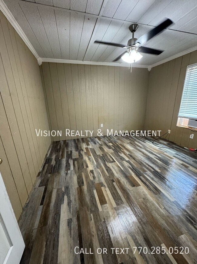 Building Photo - 210 Edgemont Dr