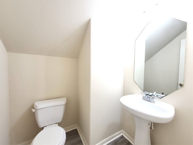 Building Photo - 14034 Maximos Dr