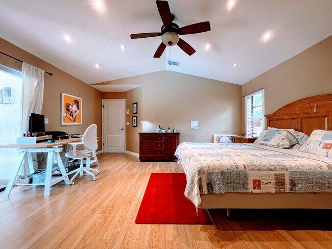 Building Photo - 1701 NW 97th Terrace