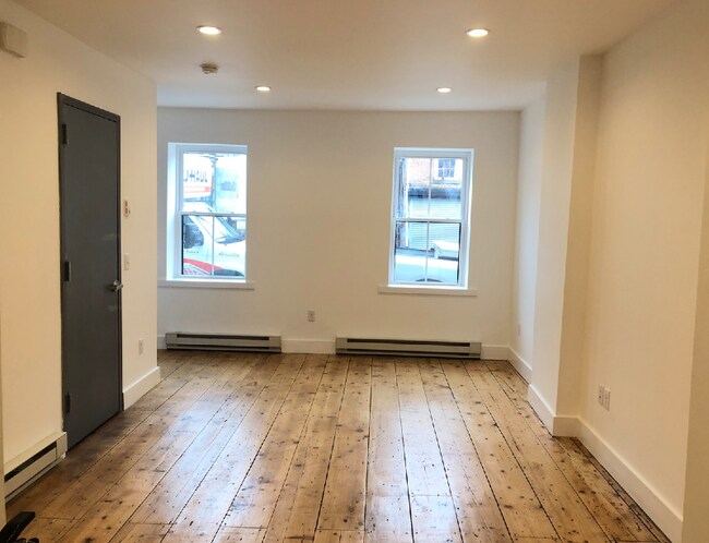 Building Photo - 233 1st St